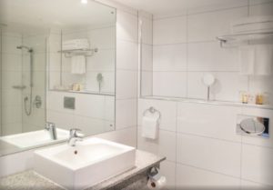 Deluxe King Bathroom